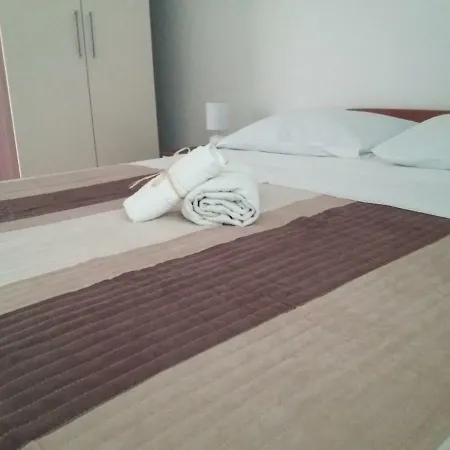 Kuca Marina بيت ضيافة بيبينيا